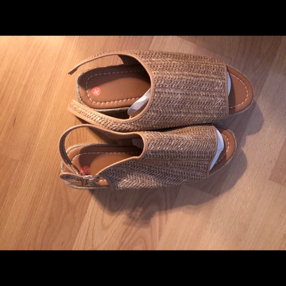 Women’s Espadrilles Tan Woven Size 7.5 - Picture 4 of 4